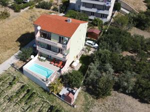 Bazén v ubytovaní Apartment M&M with private Pool alebo v jeho blízkosti