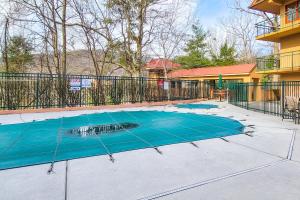 Gallery image of Black Bear Hideaway Cabin in Gatlinburg