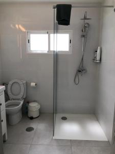 A bathroom at Apartamento Olivin Még 6 kép
