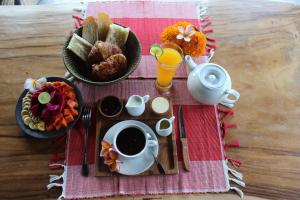 Frukostalternativ för gäster på TAMAN EDEN COTTAGE