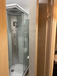 Ένα μπάνιο στο Domus La Foce Hotel