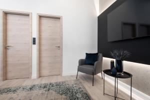 Posedenie v ubytovaní Holló 3 Bedroom Downtown Apartment