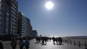 Afbeelding uit fotogalerij van THE ROOFTOP - a trendy new apartment with airconditioning, large terrace & free parking in Oostende