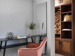 Ein Sitzbereich in der Unterkunft Athens City View Urban Suites