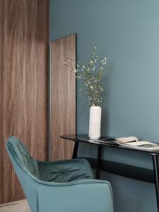 Ein Sitzbereich in der Unterkunft Athens City View Urban Suites
