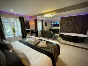 Giường trong phòng chung tại Chabanettes Hotel & Spa