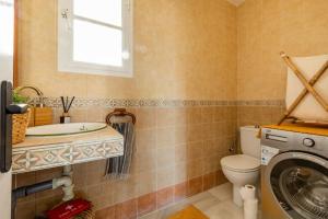 A bathroom at Eco Playa Suites - Beach & Golf!