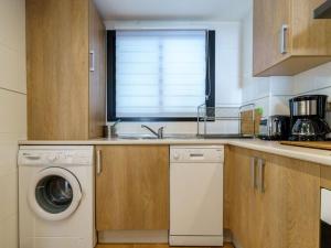 Kuchnia lub aneks kuchenny w obiekcie Apartment in Mijas Costa with garage