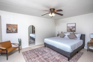 Gallery image of Relax and Unwind - Pool - New - Central - Spacious in Lake Havasu City