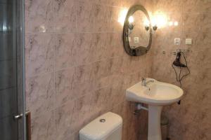 Kúpeľňa v ubytovaní Holiday Home near Baltic Sea & Sandy Beaches + 15 fotografií