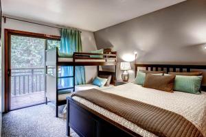 Ένα ή περισσότερα κρεβάτια σε δωμάτιο στο Sierra Haven