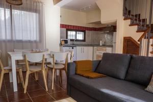 Kuchyňa alebo kuchynka v ubytovaní Casas Rurales Pantano de La Minilla