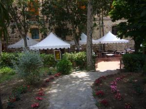 A garden outside Park Hotel Napoleone