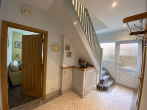 Gallery image of Charming 3 bed house and garden, pet friendly in Bournemouth