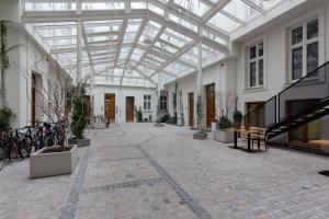 Φωτογραφία από το άλμπουμ του Lux Studio Kamienica Noakowskiego 16 by Noclegi Renters στη Βαρσοβία