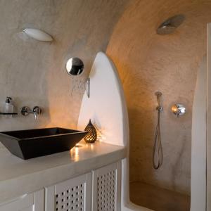MyBozer Cave Villa tesisinde bir banyo