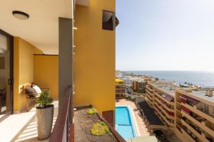 Basen w obiekcie OLIVIA SUNSET Perfect Stay by Sunkeyrents lub w pobliżu