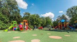 Warsaw City Comfort Apartments tesisinde çocuk oyun alanı
