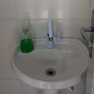 Ένα μπάνιο στο Vida Linda Hostel