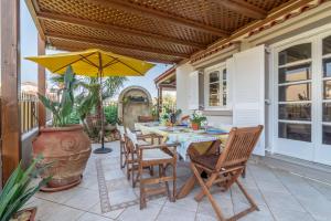 Fotografie z fotogalerie ubytování Spacious Family home near the Beach v destinaci Analipsi