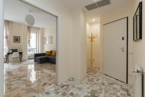 Fotografia z galérie ubytovania JOIVY Modern 2bed flat with balcony, 250m from M5 Foppa and M2 Sant'Agostino v Miláne