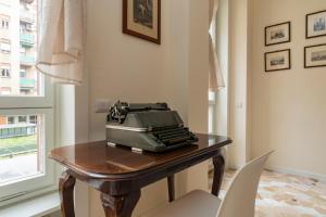 Fotografia z galérie ubytovania JOIVY Modern 2bed flat with balcony, 250m from M5 Foppa and M2 Sant'Agostino v Miláne