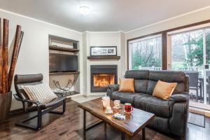 Gallery image of Townhouse With Free Shuttle To Tremblant Resort in Mont-Tremblant