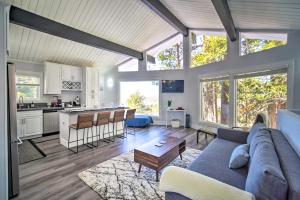 Gallery image of Chic Running Springs Forest Cabin with Deck! in Running Springs