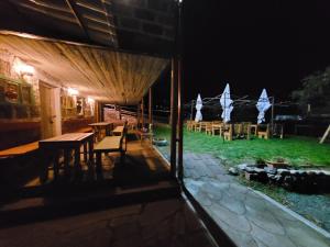 Um jardim no exterior de Chamich Guesthouse