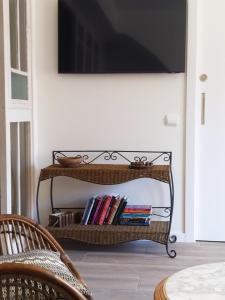 ランポーヤにあるArrels apartaments - Terraの壁掛け本棚