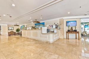 The lobby or reception area at Picturesque Hotel Room with Private Balcony in Waikiki!