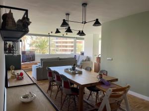 Fotografia z galérie ubytovania Modern 3 bedroom apartment situated in luxury beachfront gated community v destinácii Torremolinos