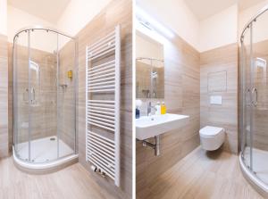 Duas fotografias de uma casa de banho com um chuveiro e um lavatório. em Hidden Art Boutique Residence em Praga