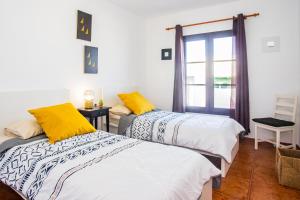 Cama ou camas em um quarto em Eslanzarote Acoruma House, Super Wifi, Heated Pool