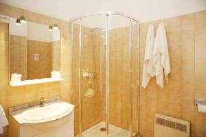 Ένα μπάνιο στο Apartment in Île Rousse near Sandy Beaches +19 φωτογραφίες