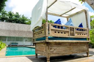 Bazén v ubytování Chanteak Bali - Teak House 2 nebo v jeho okolí