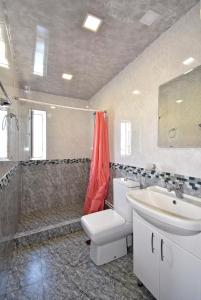 Ванна кімната в Apartment for guest A2