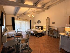 Gallery image of Le Mas Carré Séguret in Séguret +43 photos