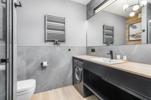 Łazienka w obiekcie Apart Park - Stylowe Studio 3 min od PLAŻY by Noclegi Renters