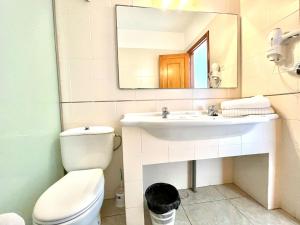 Ванна кімната в Apartamento de 1 dormitorio en primera linea de mar, Tamaduste, El Hierro