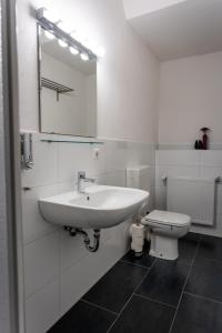Koupelna v ubytování Hotel Tiefenhagen Sauerland