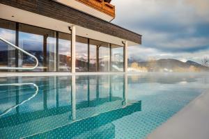 Bazén v ubytovaní Hotel Ennstalerhof alebo v jeho blízkosti