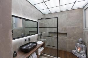 Koupelna v ubytování Lepanto Luxury Apartments FF + 37 fotografií