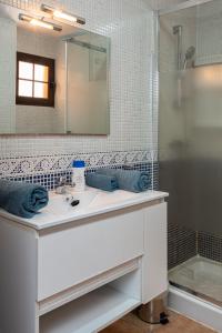 A bathroom at El Rincon - No Stress Holidays Még 20 kép