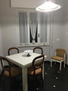 Fotografia z galérie ubytovania Casa di Aldo: una casa nel centro di Nervi. v Janove