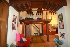 A kitchen or kitchenette at Castello 5888 C, Santa Marina, Calle Marcello, LOFT