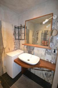 A bathroom at Castello 5888 C, Santa Marina, Calle Marcello, LOFT