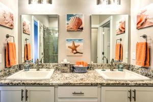 Koupelna v ubytování Stunning Neskowin Gem View of Cascade Head! + 24 fotografií