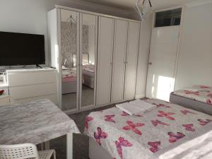 Postel nebo postele na pokoji v ubytování Home accommodation
