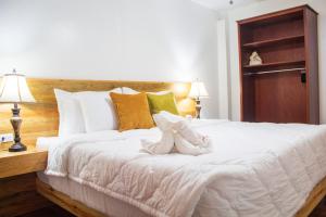 Gallery image of Hotel and Dive Center Roatan Yacht Club in Roatan